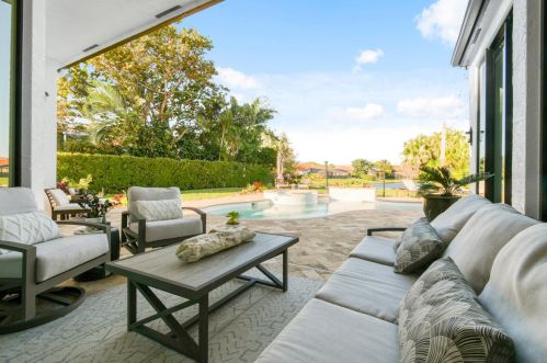 9979 Osprey Pointe Dr, Hobe Sound FL  33455-3023 exterior