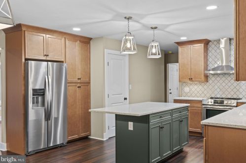 250 Shady Ln, Carlisle PA  17013-1637 exterior
