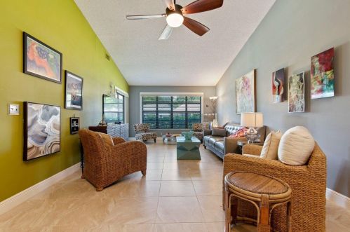 12191 Forest Greens Dr, Boynton Beach, FL 33437-2042