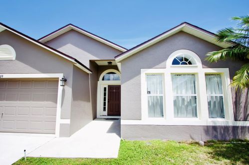 2409 Hatton Chase Ln, Kissimmee, FL 34746-3592