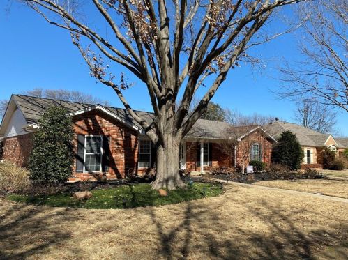 216 Circleview Dr, Hurst, TX 76054-3624