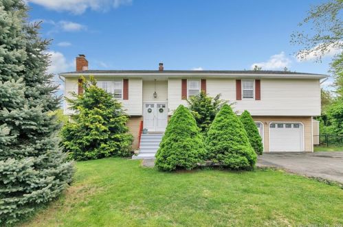 29 Hickory St, Bridgeport, CT 06610-1769