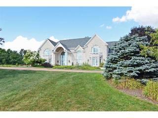 56 Long Meadow Dr, Pittsburgh, PA 15238-1864