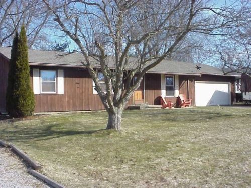 671 Lakeview Dr, Lodi, OH 44254-1224