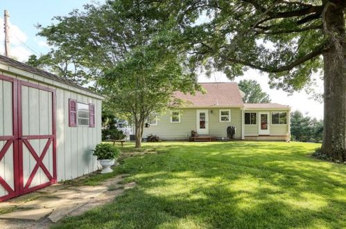 144 Addis Ave, Beaver Falls PA  15010-1016 exterior