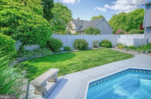 475 Woodcrest Dr, Navy Sup Dpt PA 17050-6854 exterior