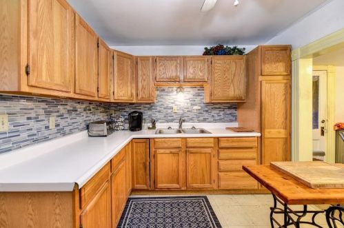 9394 Pacific St, Plymouth, CA 95669-8400