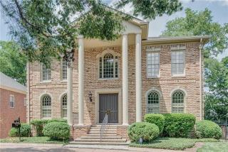 4 Wyndham Pl, Nashville, TN 37215-1817