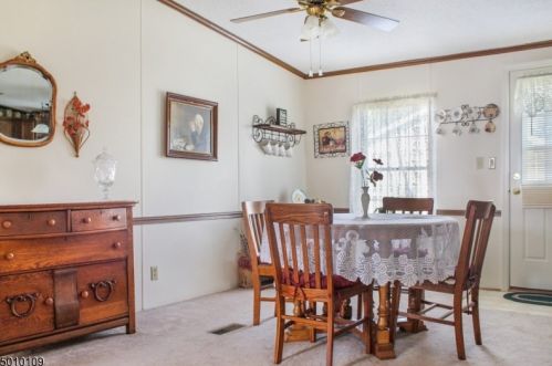 7 Dawn Dr, Belvidere NJ  07823-2844 exterior