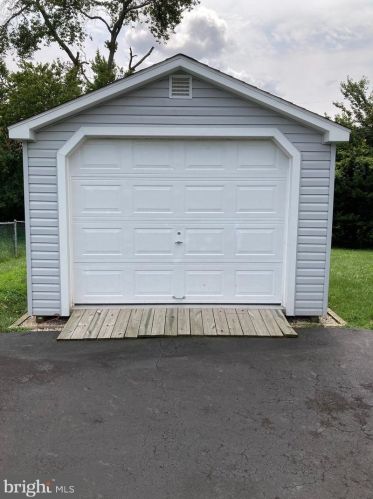 310 Maple Ave, Southampton PA  18966-3236 exterior