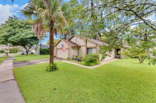 668 Stanhope Dr, Casselberry, FL 32707-5726