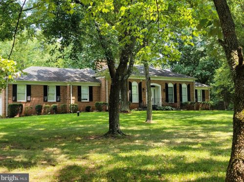 13501 Highland Farms Ct, Nokesville VA  20181-2811 exterior