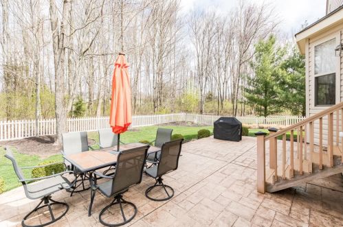 3628 Legend Oaks Dr, Amelia, OH 45102-1281