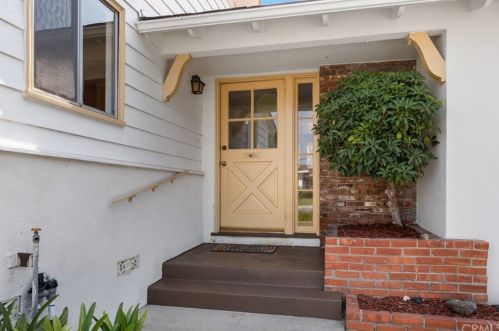 221 Carmen Cir, Orange, CA 92868-2626