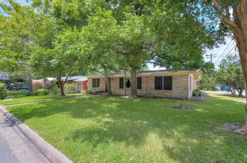 2019 Brentwood St, Austin TX  78752-4105 exterior