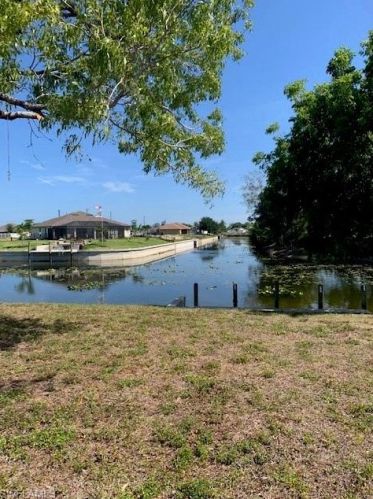 227 21st St, Cape Coral, FL 33990-4375