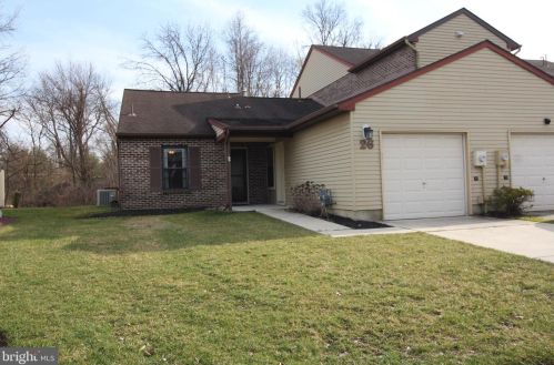 26 Oleander Dr, Mount Laurel, NJ 08054-3604