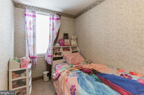 1092 Hopkins Ave, Manor PA  19036-1222 exterior