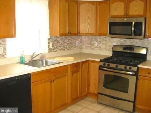 802 Hunter St, Gloucester NJ  08030-2025 exterior