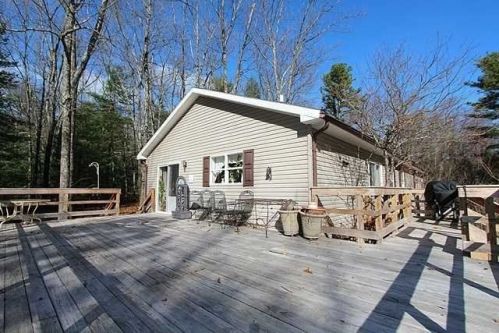 102 Woodland Ridge Rd, Kerhonkson, NY 12446-2502