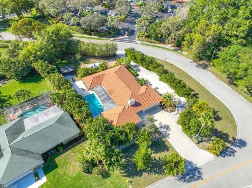 300 Country Clb Dr, Naples FL 34110-1144 exterior