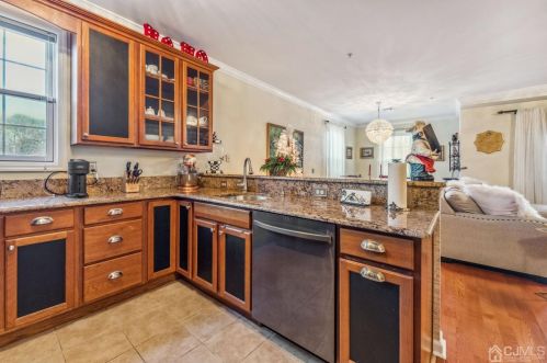 111 Regency Pl, Woodbridge NJ  07095-1030 exterior