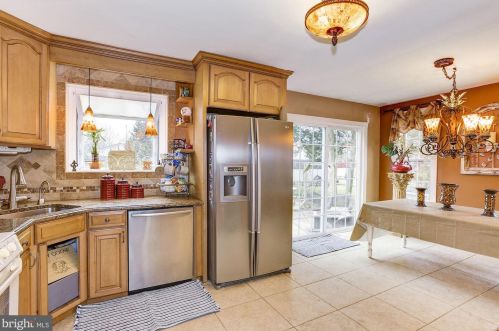 17 Rondon Ave, Berlin Boro NJ  08009-1522 exterior