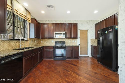 6837 7th Ln, Phoenix, AZ 85041-6758