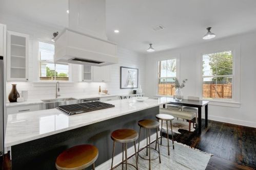 4703 Delores Ave, Austin TX 78721-2001 exterior