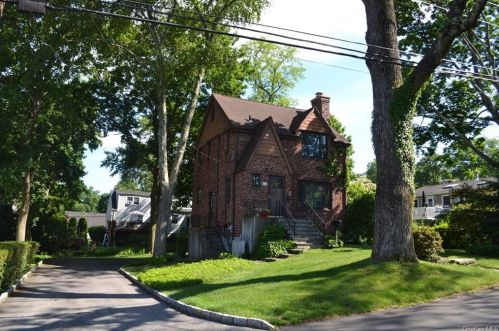 589 Ridgeway, White Plains NY  10605-4316 exterior