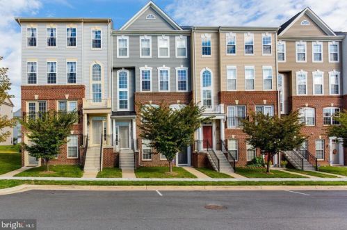 15807 John Diskin Cir, Woodbridge, VA 22191-6523