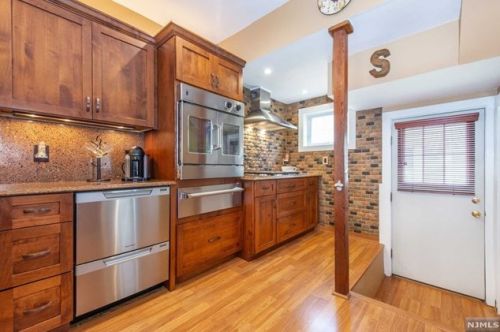 77 1st Ave, West Paterson NJ  07424-1531 exterior