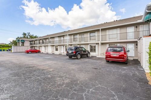 4718 12th Pl, Cape Coral FL  33914-6325 exterior