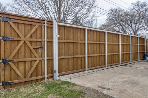 1306 Glen Cove Dr, Richardson TX  75080-3727 exterior