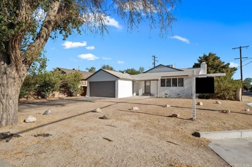 1440 Jenner St, Lancaster, CA 93534-2123