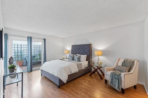 1805 Adelaide Ct, Oxnard CA 93035-3102 exterior