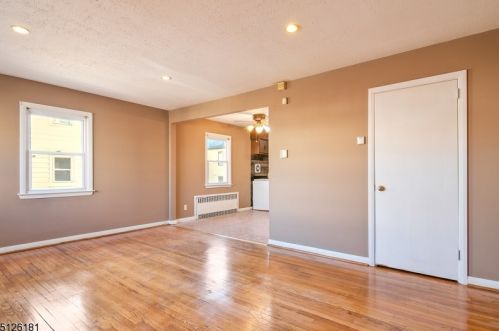 108 22nd Ave, Paterson, NJ 07513-1652