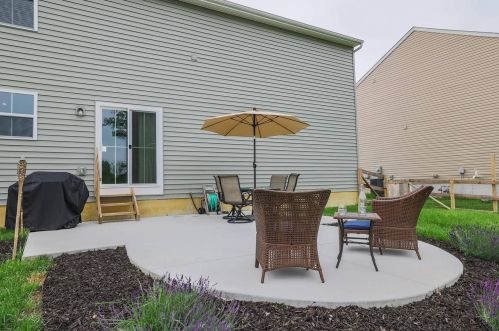 145 Wooded Ridge Dr, Amelia OH  45102 exterior
