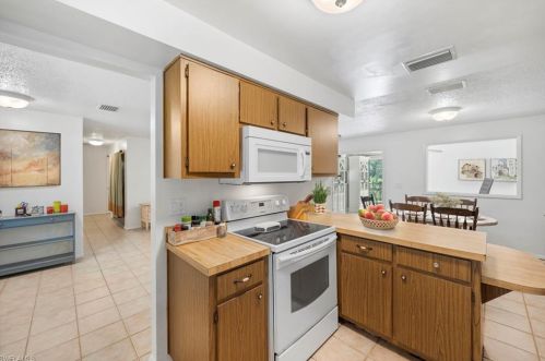 316 Robert Ave, Lehigh Acres FL 33936-4338 exterior