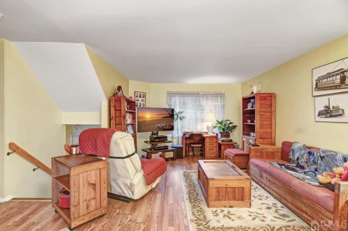 603 Holly Dr, Perth Amboy NJ  08861-3380 exterior