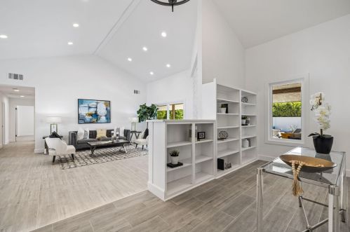 48890 Eisenhower Dr, La Quinta CA  92253-6223 exterior