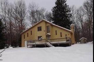 167 Magic Mountain Rd, Henryville, PA 18332-7140