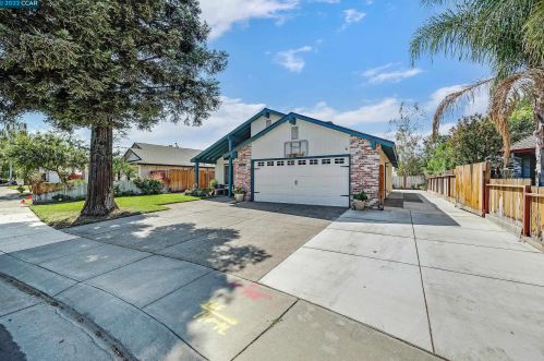 6120 Chickasaw Ct, Manteca CA  95336-2557 exterior
