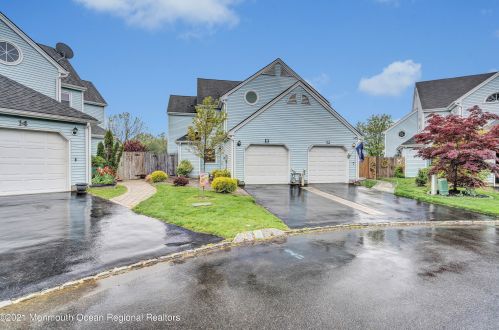 13 Jennings Ct, East Freehold, NJ 07728-4320