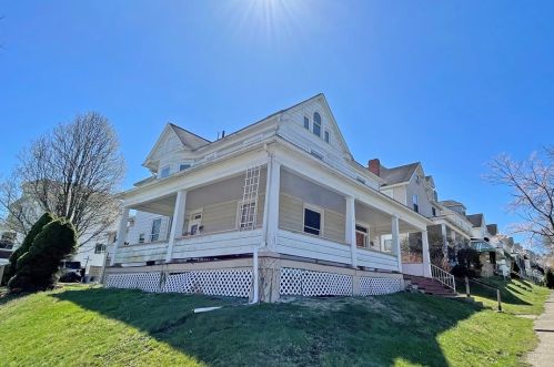 301 Hancock Ave, Vandergrift, PA 15690-1332