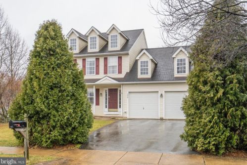 206 Garden View Dr, Downingtown, PA 19372-1156