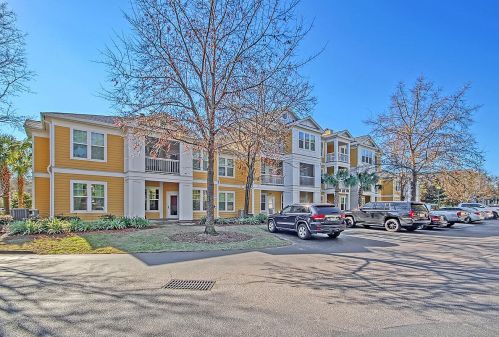 2111 Chatelain Way, Mount Pleasant SC  29464-3274 exterior