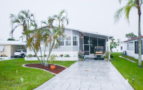 11370 Azalea Ln, Fort Myers Beach, FL 33931-3199