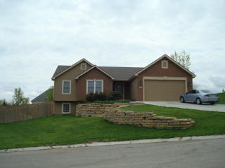 3605 Ian Cir, Manhattan KS  66503-8112 exterior