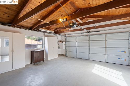 3557 Klamath St, Oakland CA 94602-4126 exterior